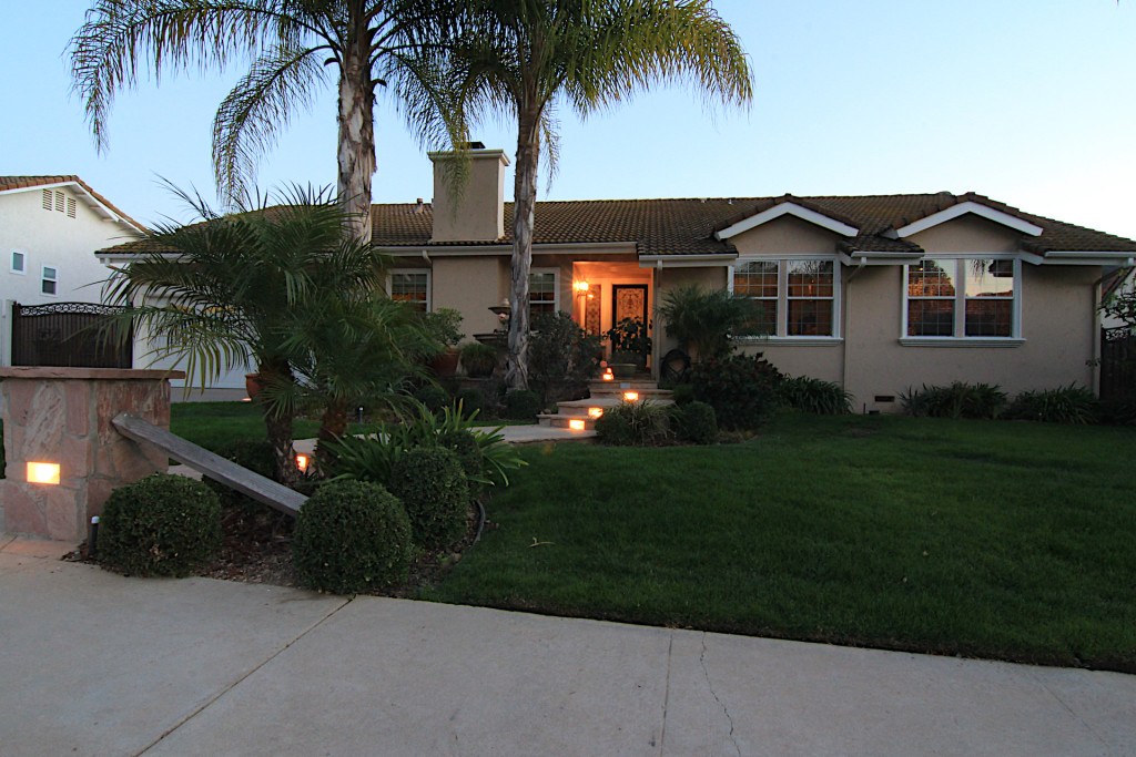 1320 Rambling bridle path simi valley Front night 1